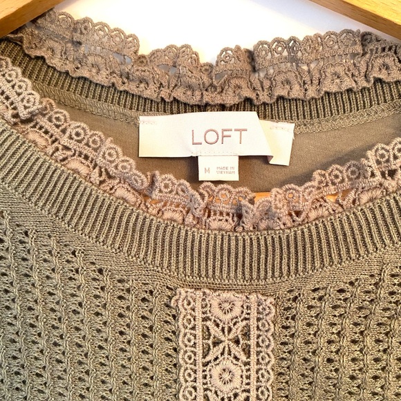 LOFT Sage Green Lace Accent Blouse. Size medium. - Picture 3 of 7